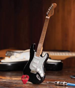 Fender(TM) Stratocaster(TM) - Black Vintage Distressed: Officially Lic (HL-00124401)